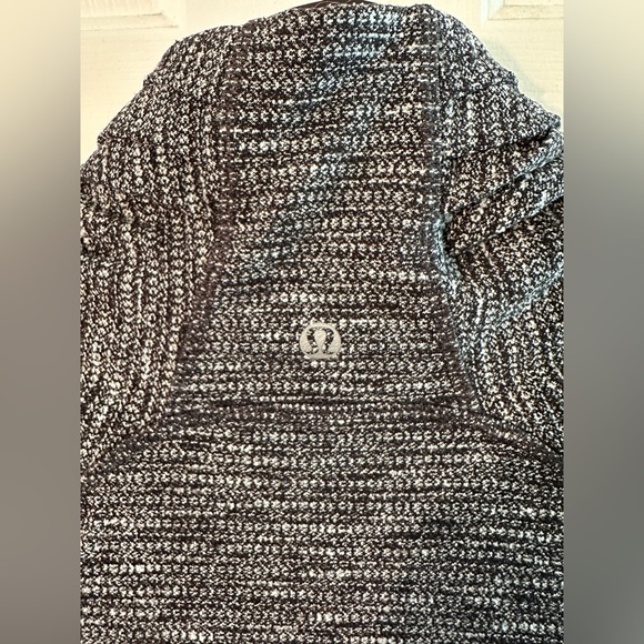LULULEMON Bhakti Coco Pique Black Size 6 Double Zip Wrap Yoga Fitted Thumbholes - Picture 15 of 16